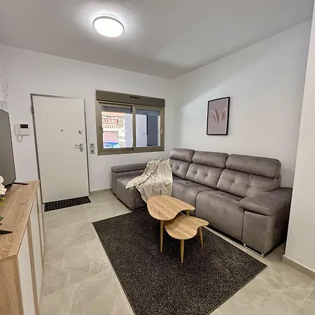 Lägenhet Near Playa De Cura With A Rooftop Swimming Pool