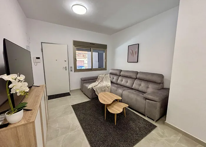 Lägenhet Near Playa De Cura With A Rooftop Swimming Pool